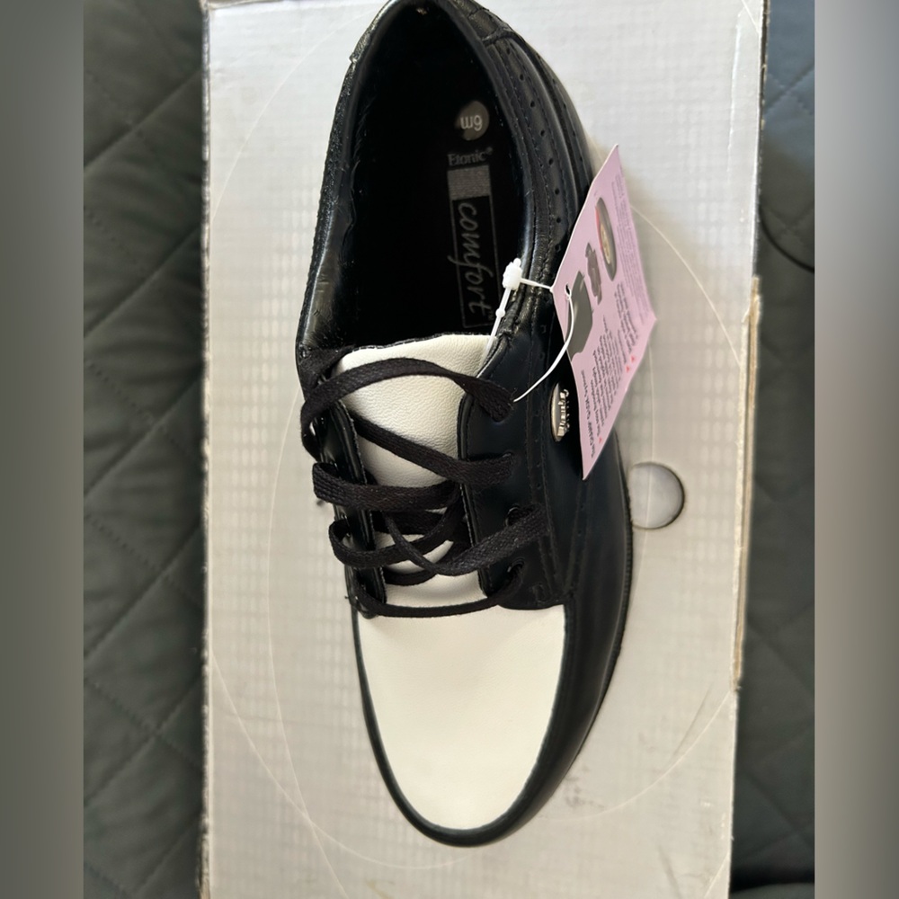 Etonic women’s golf shoes. NWT Size 6